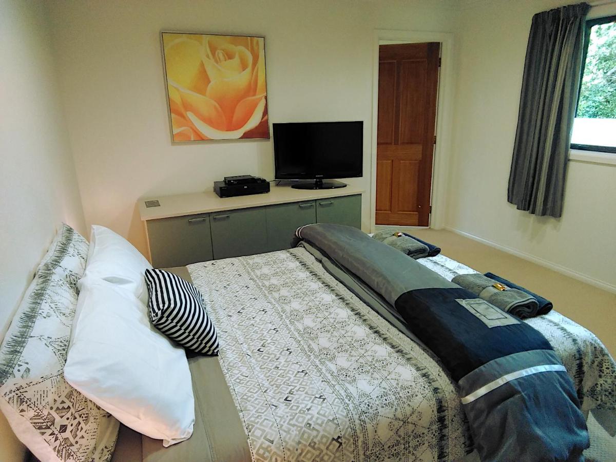 Golden Caves - Bed & Breakfast Takaka Exterior photo